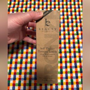 New Beauty by Earth Self Tanner Tanning Lotion